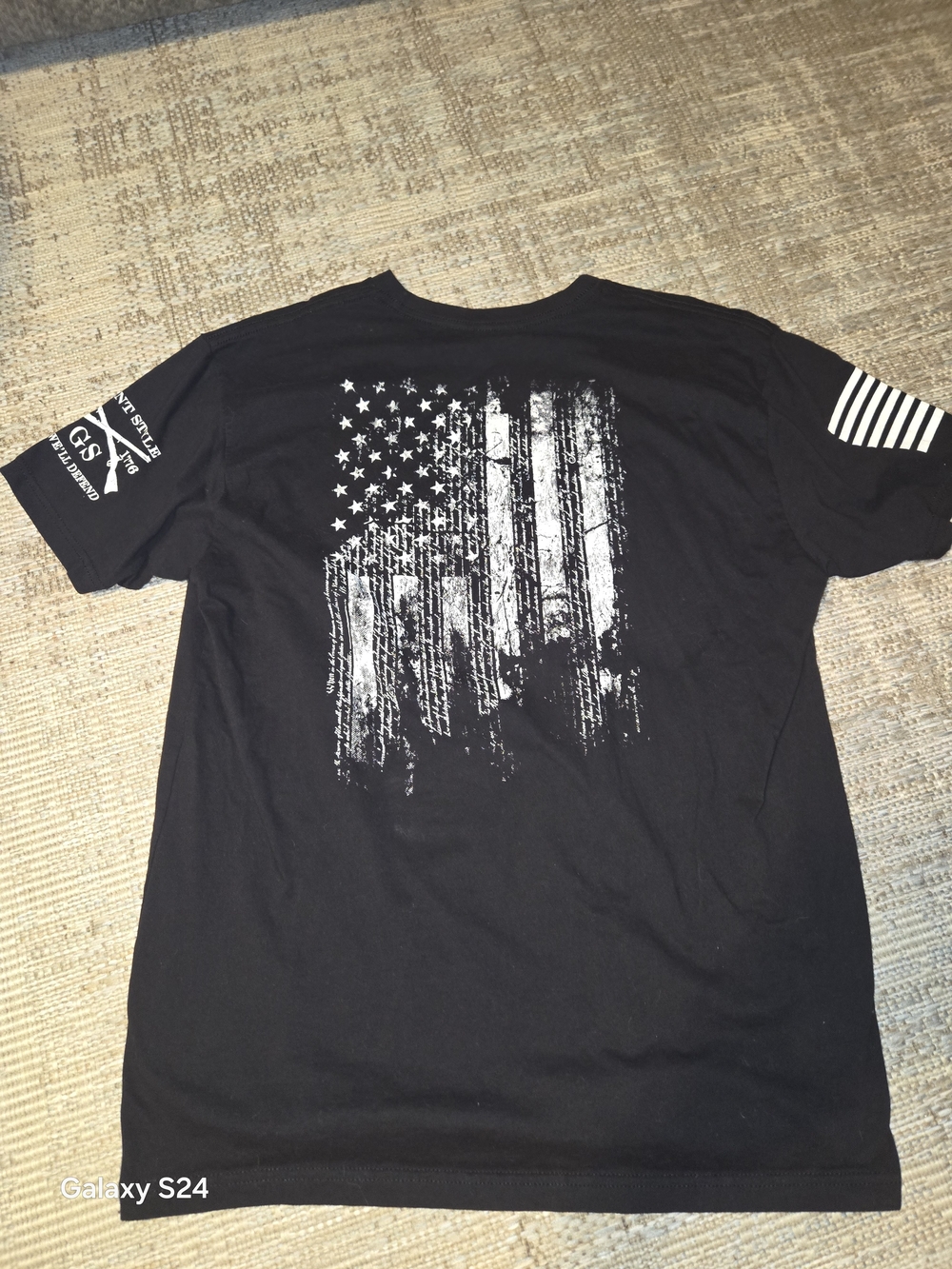 Grunt Style Black Short-Sleeve Tee with Distressed White Flag Mens XL